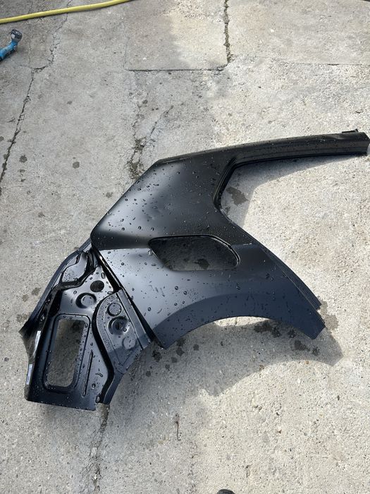 Aripă dreapta spate vw golf 8.