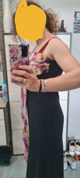 Рокля с висящ орнамент