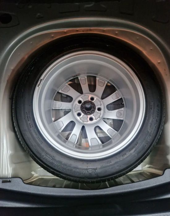 Продам  запаску камри 75