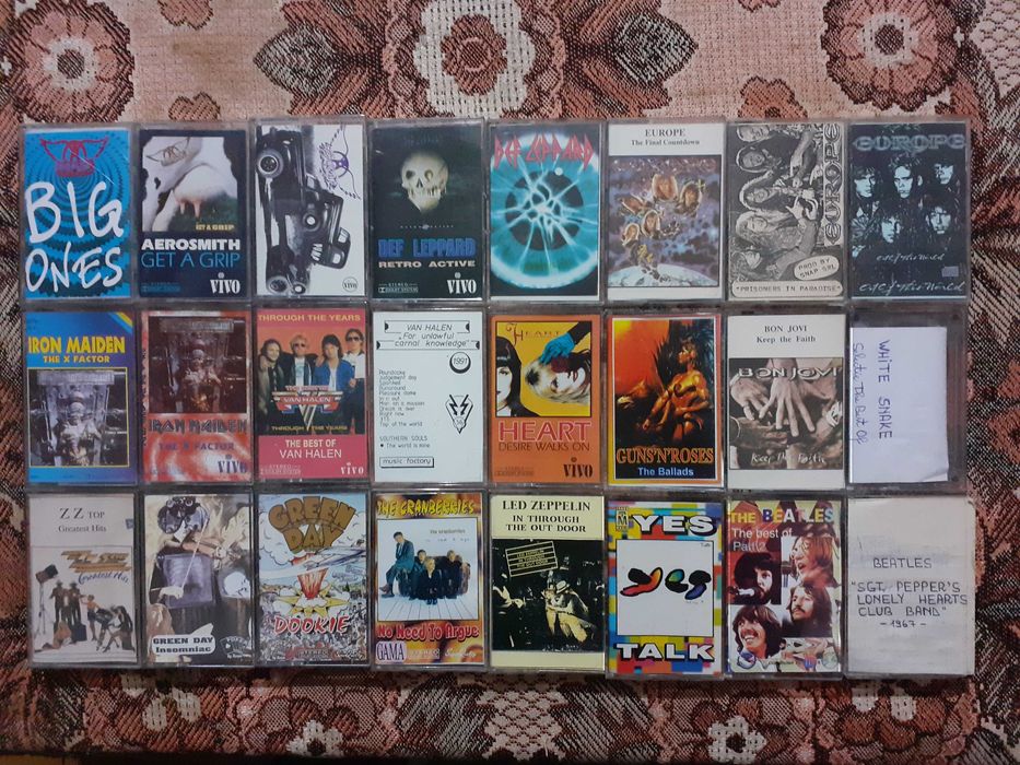 Casete audio cu muzică disco, pop, tehno, rock, jazz, rytm & blues