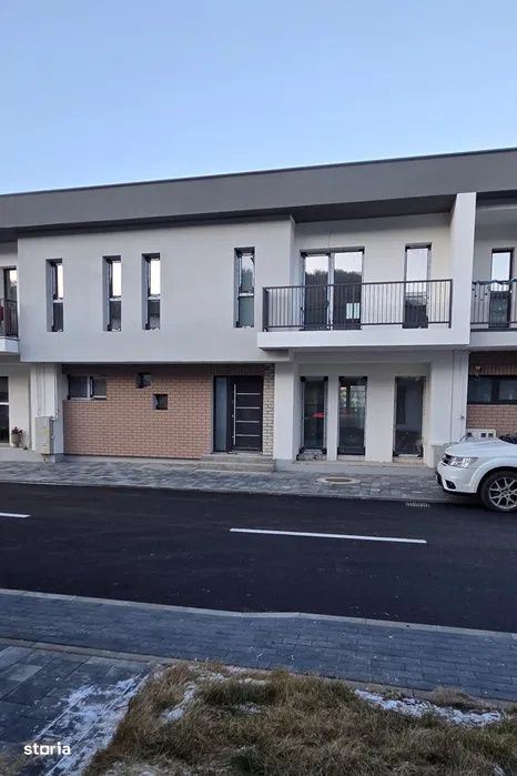 Casa semifinisata 109 mp utili+parcare +gradina zona Terra, Floresti