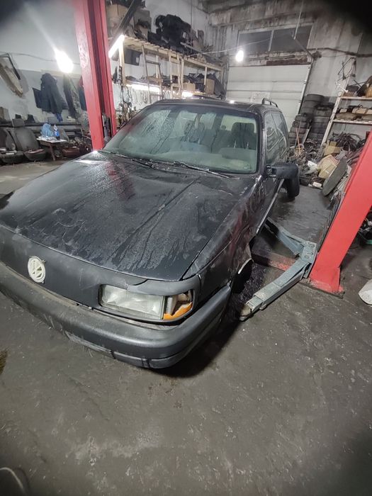 Пассат Б3 по запчастям продаётся 2 Е