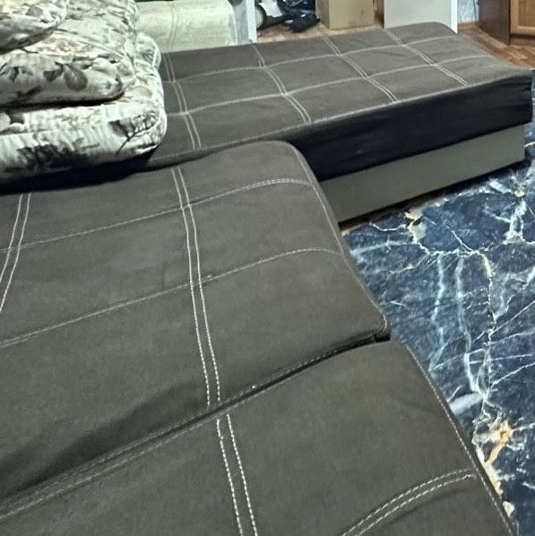 Продам диван , с подушками цена 25 тысяч