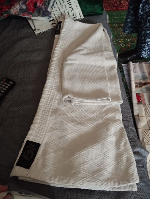 Продам кимоно одно новое одно б/у
