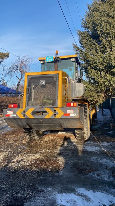 Фронтальный погрузчик