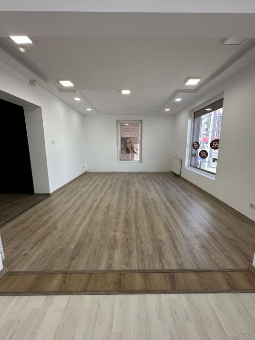 Spațiu Comercial la parter(cu curte) în Turnișor,str Alba Iulia nr 55