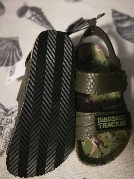 НОВИ детски сандари H&M