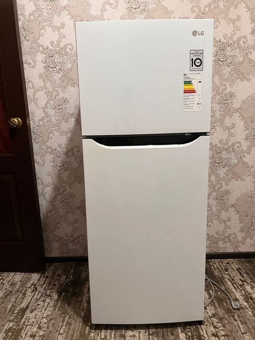 Холодильник LG в хорошем состоянии , б/у