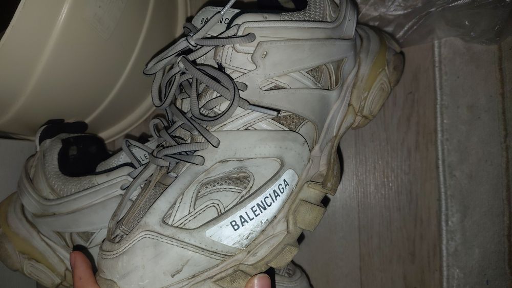 Balenciaga track 1