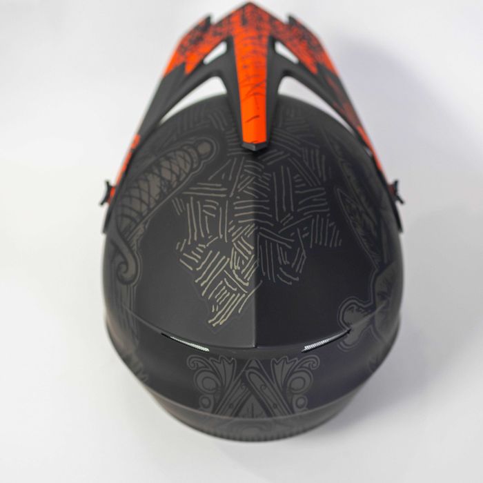 Каска подходяща за мотокрос , планински велосипед , ел. тротинетка