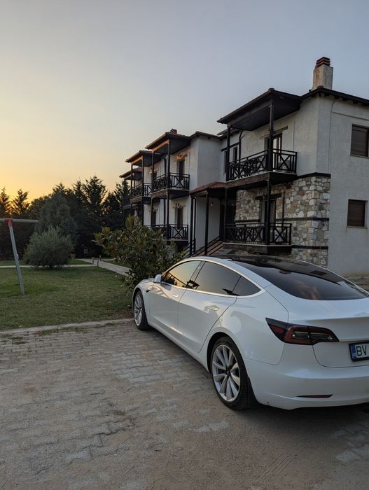 TESLA Model 3 2019 — imagine 3