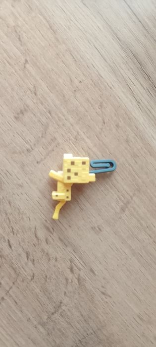 Продам фигурки Киндер Джой Город Актау