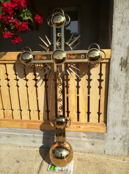 Cruci pentru biserici și tabla inox pentru acoperiș