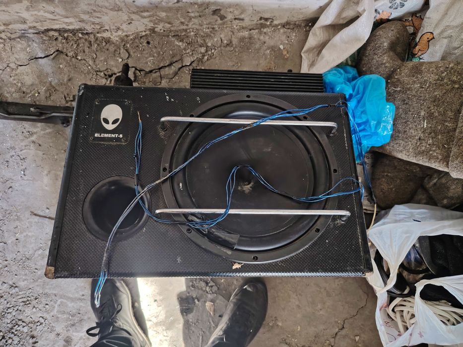 Продам сабуфер на авто