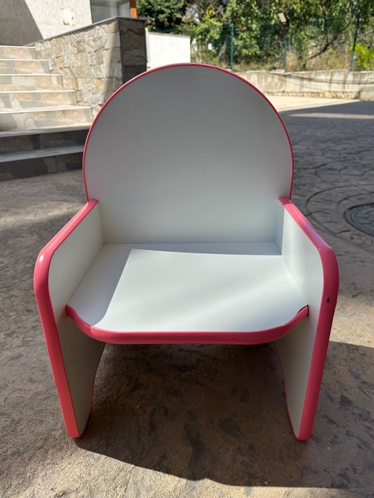 Детско столче и масичка за момиче