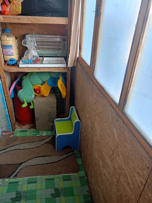 Үйде 2 бөлмелі үй сатылады.