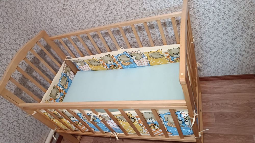 Продам детскую кроватку