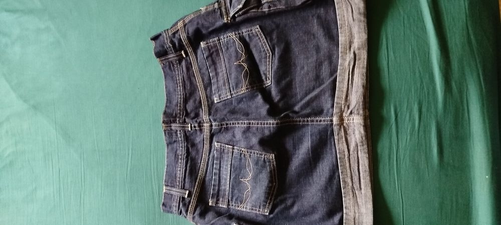 Продам джинсовые юбку