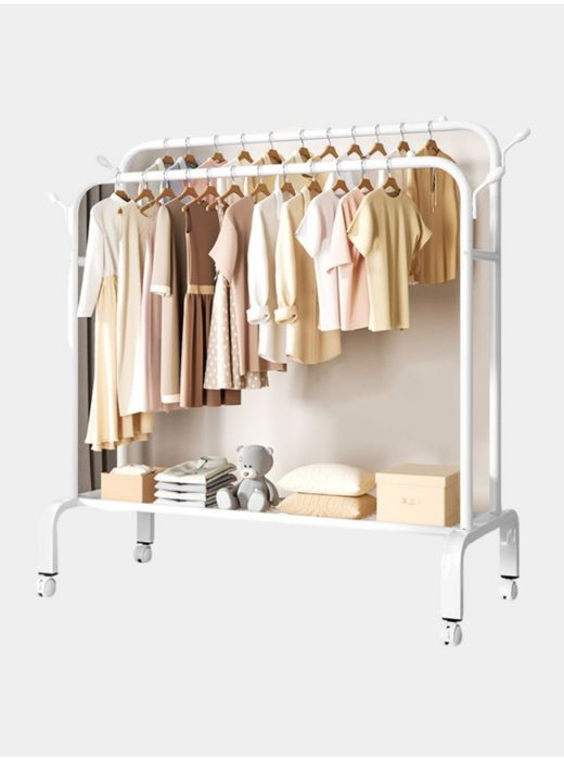 Металлическая вешалка для одежды