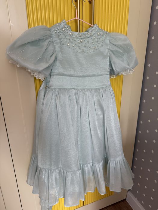 Нежное нарядное платье для девочки 5-6лет