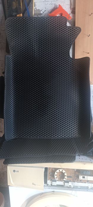 Ева полики мерседес 124