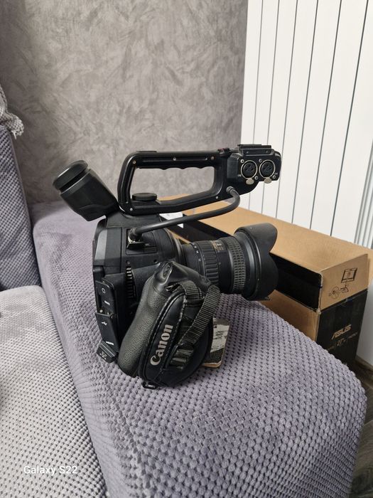 Canon C100 mk2 cu obiecti Sigma art 18 35