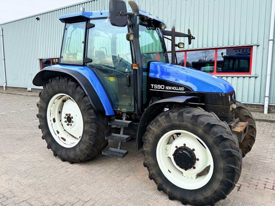 Трактор колесный New Holland TS90 4WD