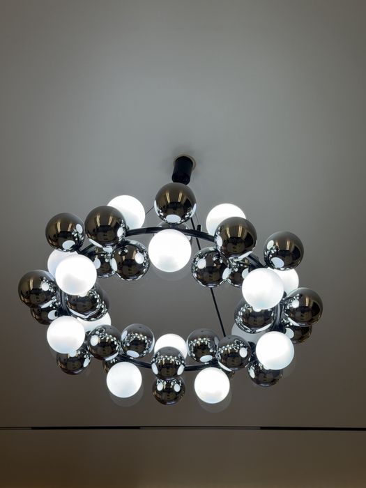 Две стильных люстр для интерьера