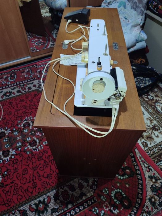 Швейная машинка сотилади