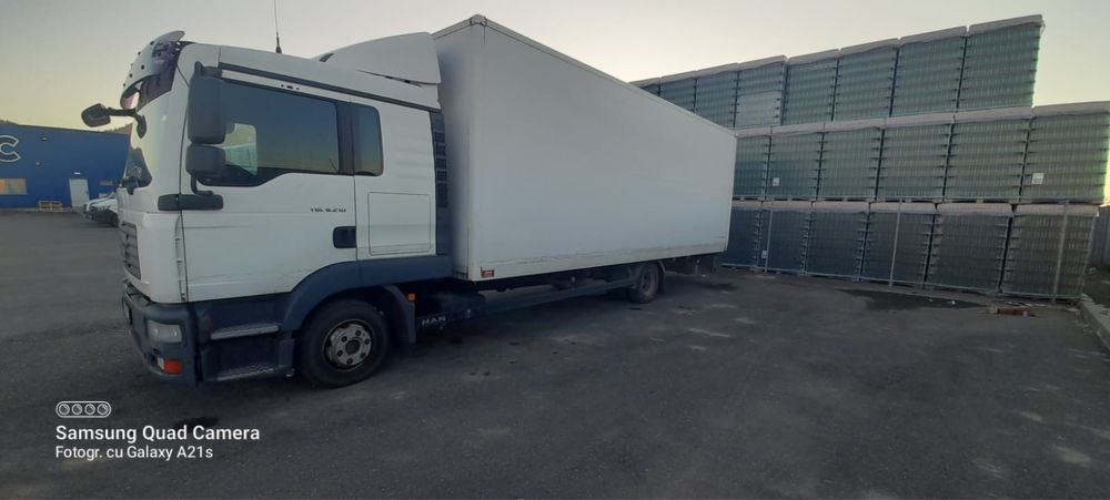 Man tgl  8. 210 box cu lift , cabina de dormit