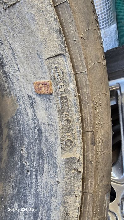Vand anvelope pirelli sotto zero iarna 225/55/R17 cu  jante pe 17 Enzo compatibile BMW