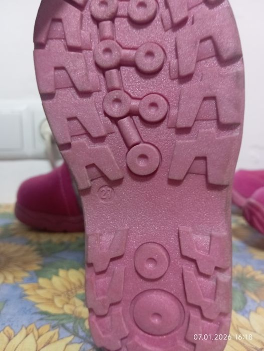 Продам детскую обувь