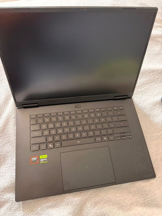 Laptop Gaming GIGABYTE A16
