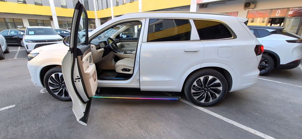 Huawei Aito M7 Hybrid