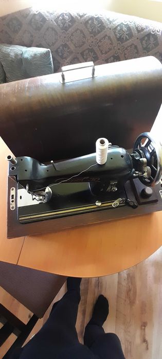 Работеща шевна машина