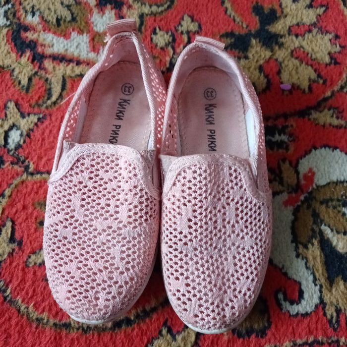 Продам сандалии,красовки