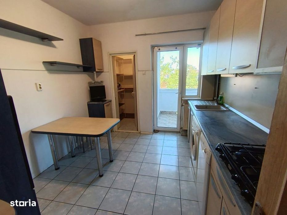 Apartament cu 3 camere, 2 bai si garaj ,cartier Sasar — fotografia 1