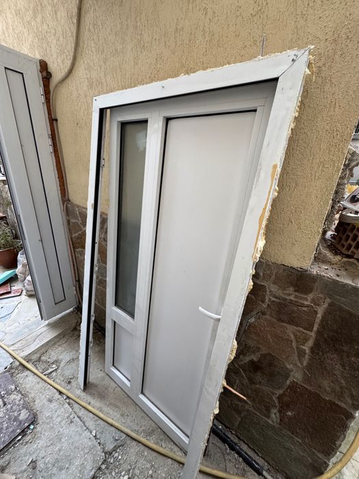 Външна входна врата  190х90 с брава и ключове