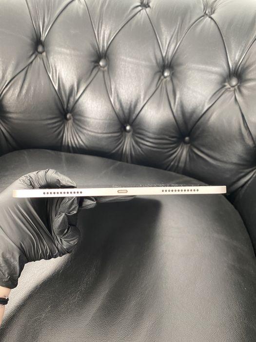 iPad Air 11-Inch M3 / WI-FI / 256 GB / Starlight / Desigilat|