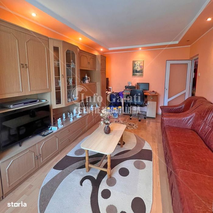 Apartament cu 3 camere | Micro 17, Str. Oltului — fotografia 1