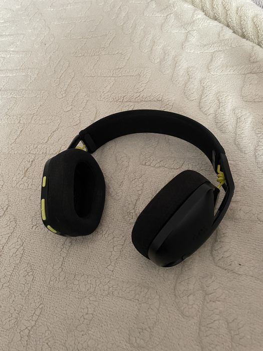 Logitech g435.