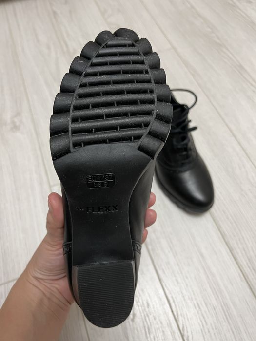 Продам новые ботильоны Италия