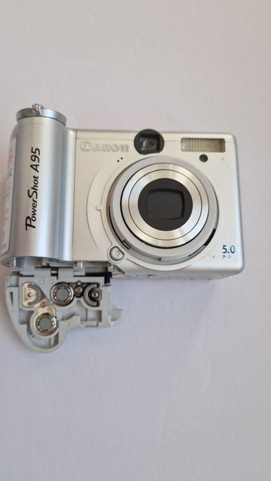 Pachet 2 camere foto defecte pentru piese: Canon A95 și Kodak C330