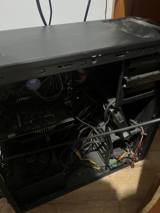 Vand sau schimb pc
