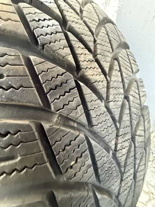 Продавам 4 бр. Зимни гуми LASSA Snoways 4  205/60/16 dot2019.