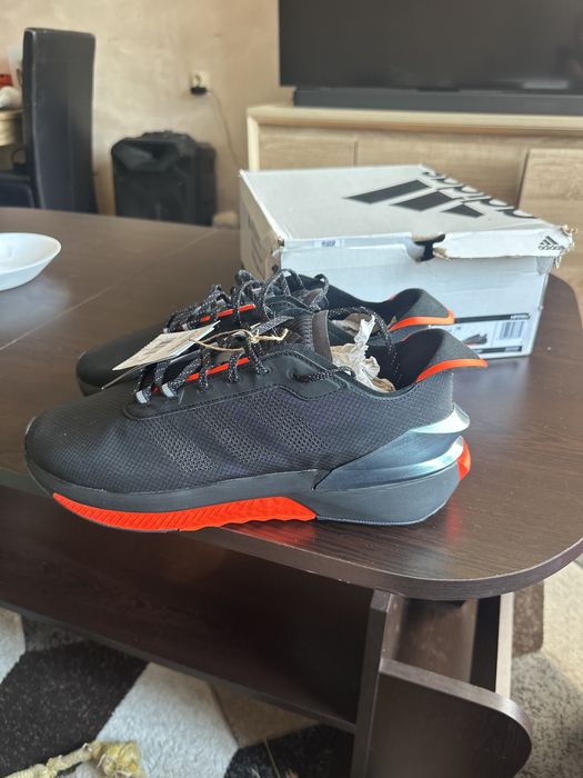 Adidas Avryn  47.1/3