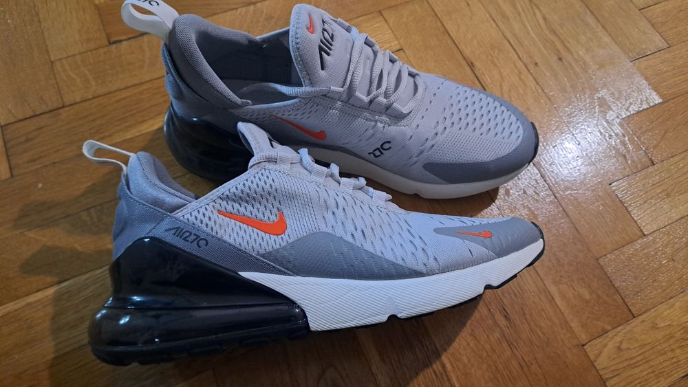 Nike AIR MAX 270 SC