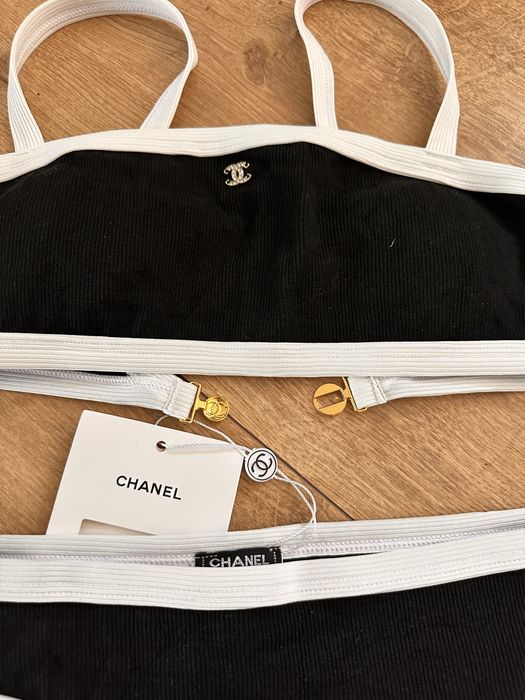 Set Costum de baie Chanel + Palarie