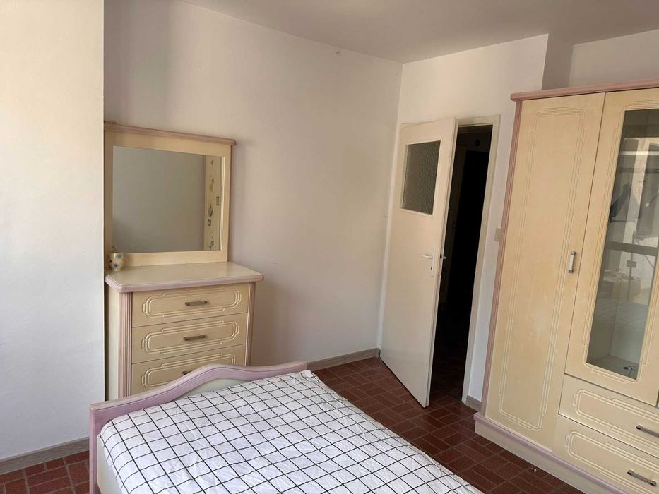 Дава се под наем Тристаен апартамент в Варна, Център - 120 кв.м за 820 € - Снимка #3