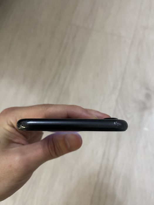 iPhone 7 32GB продам